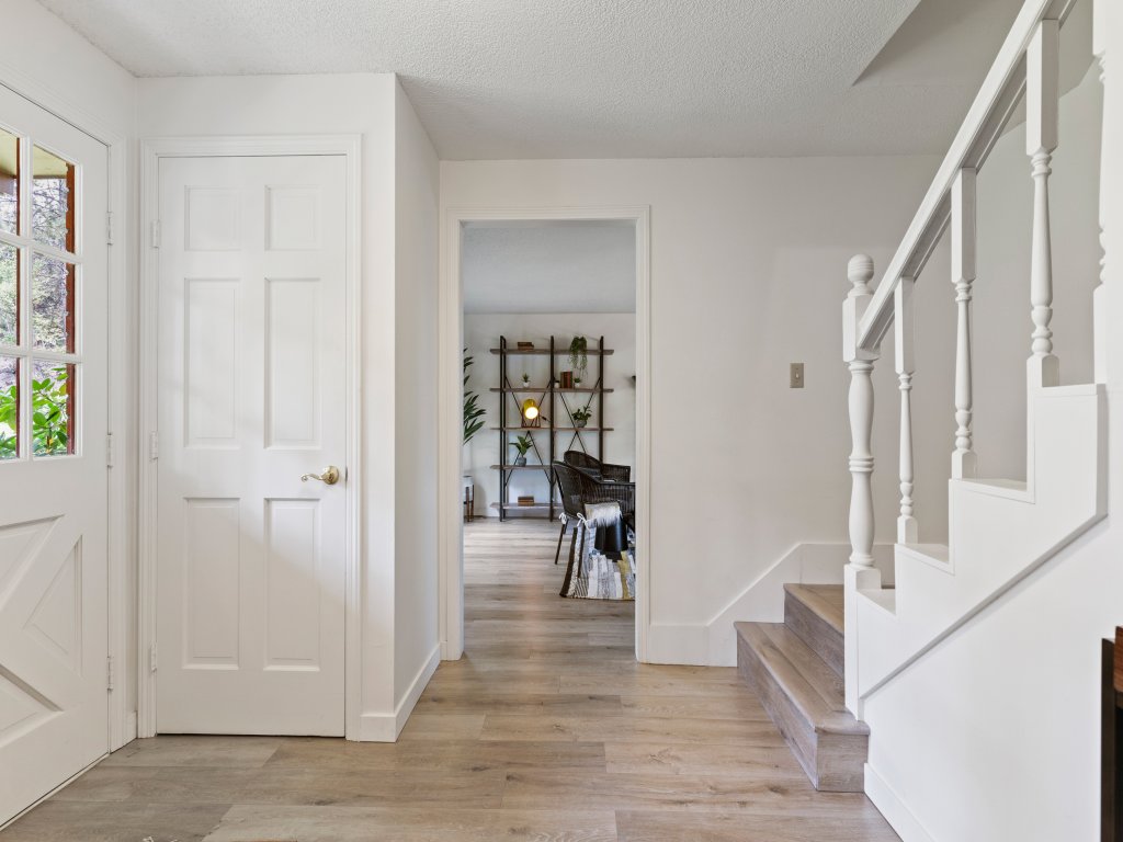 Serenity on 6th 30 Day Minimum Vacation Rental in Bend - RedAwning