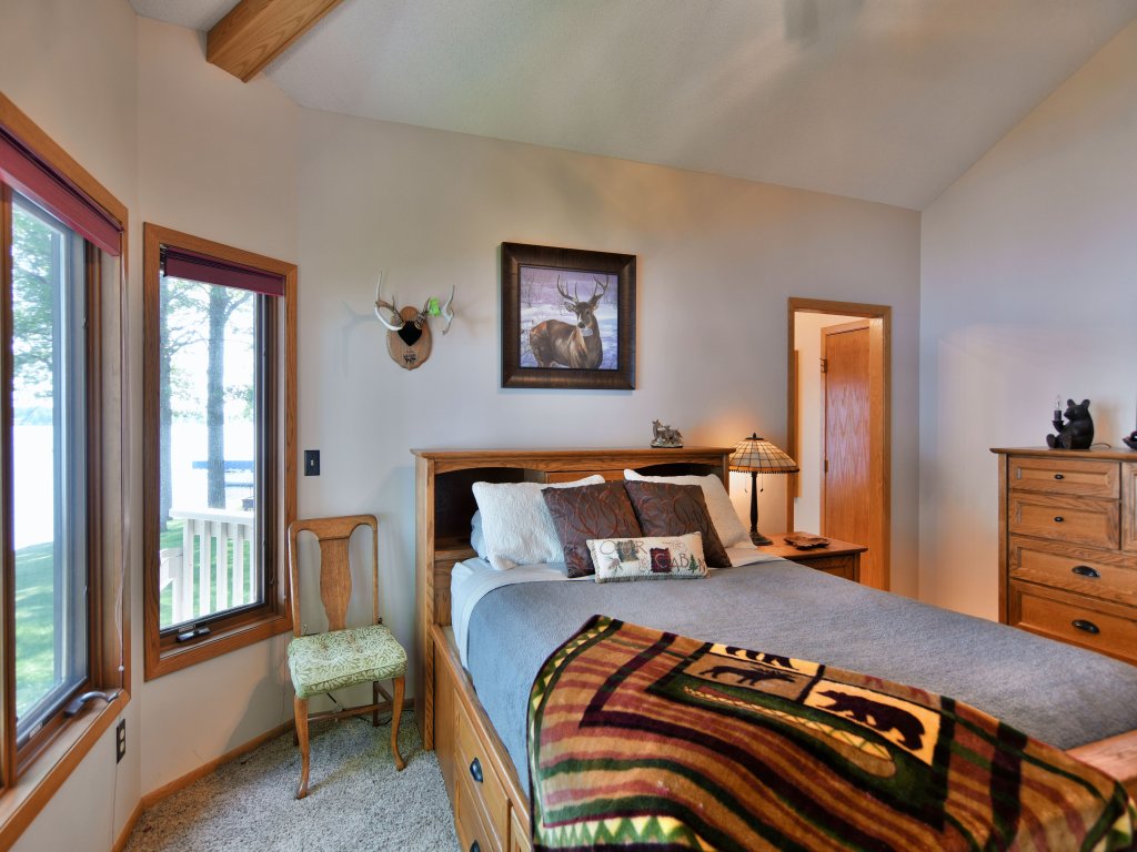 Chief Lake Home Vacation Rental in Wisconsin - RedAwning