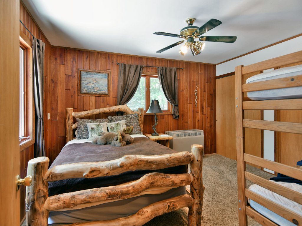 Chief Lake Home Vacation Rental in Wisconsin - RedAwning