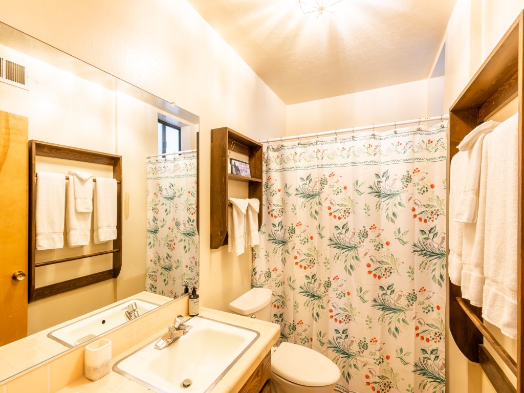 Beautiful 3-Bedroom Contemporary Mountain Home in Northstar Vacation Rental in Truckee - RedAwning