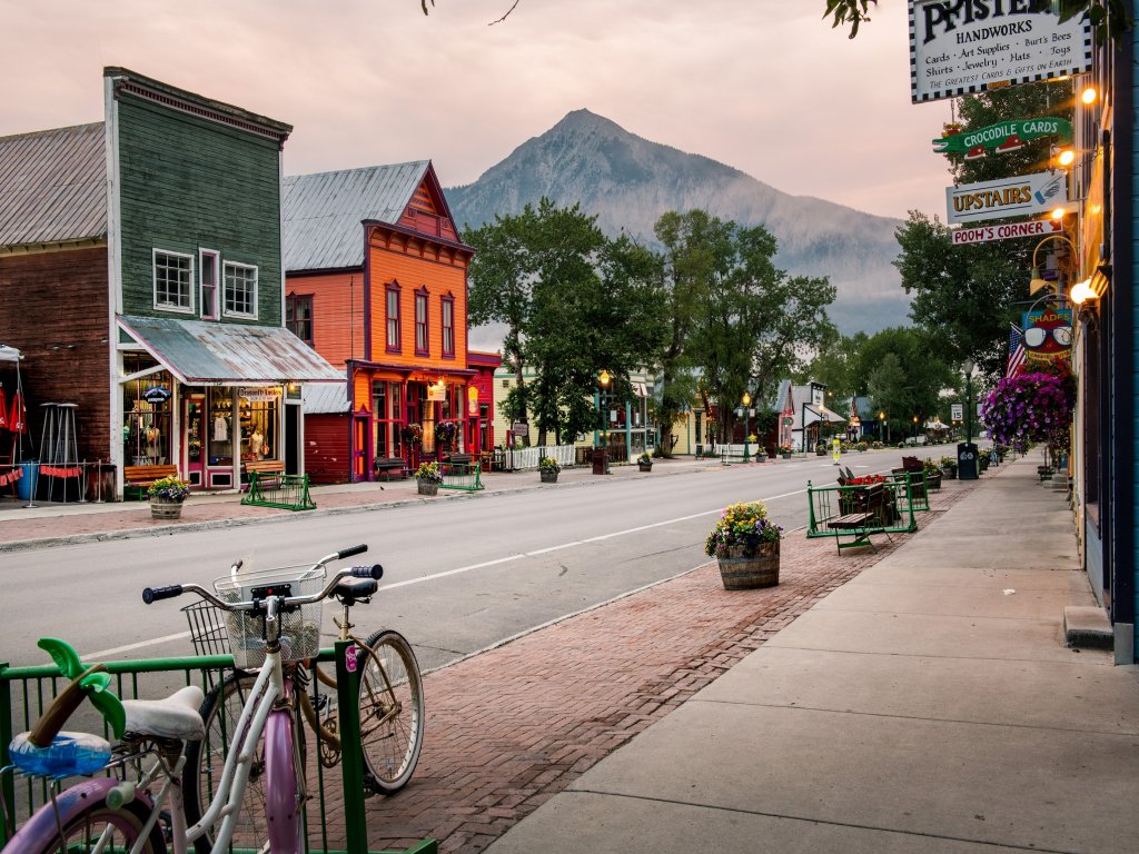 Cozy Pet-Friendly King Studio in Mt. Crested Butte Vacation Rental in Crested Butte - RedAwning
