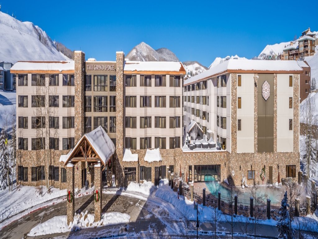 Cozy Pet-Friendly King Studio in Mt. Crested Butte Vacation Rental in Crested Butte - RedAwning