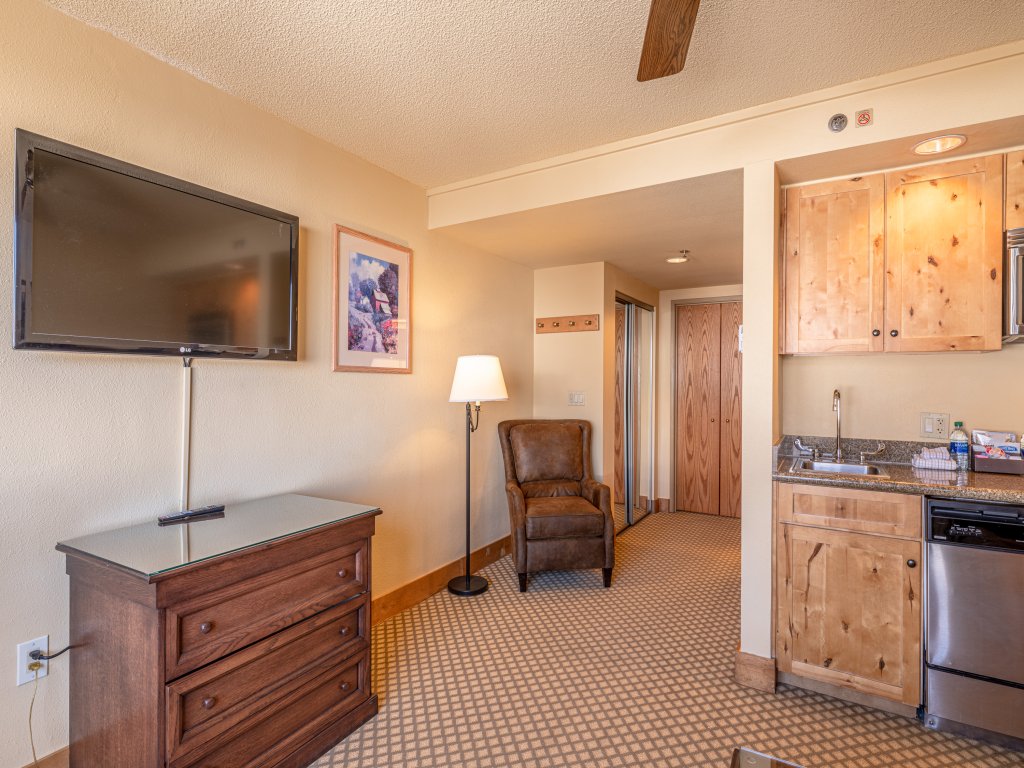 Grand Lodge Condo in the Heart of Mt Crested Butte Vacation Rental in Crested Butte - RedAwning