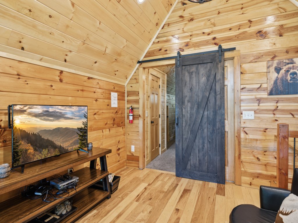 Creekside Manor Vacation Rental in Gatlinburg - RedAwning