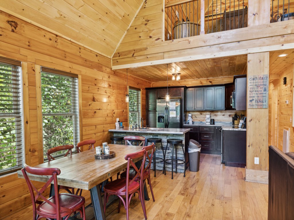Creekside Manor Vacation Rental in Gatlinburg - RedAwning
