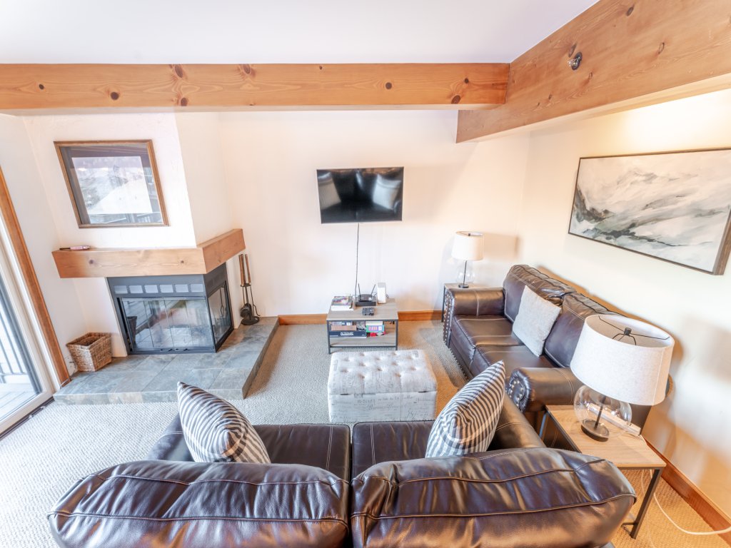 Snowmass 2BR Getaway Pool, Hot Tub & Ski Access - D2 Vacation Rental in Snowmass Village - RedAwning