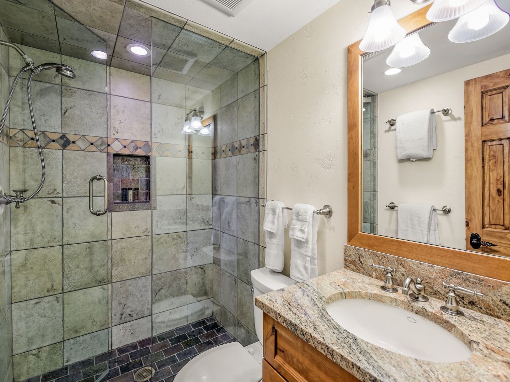 Snowmass 2BR Getaway Pool, Hot Tub & Ski Access - D2 Vacation Rental in Snowmass Village - RedAwning