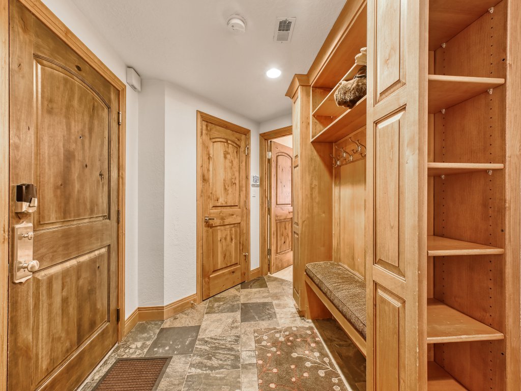 Powder Run 12C 100 yards to lift unbeatable Vacation Rental in Park City - RedAwning