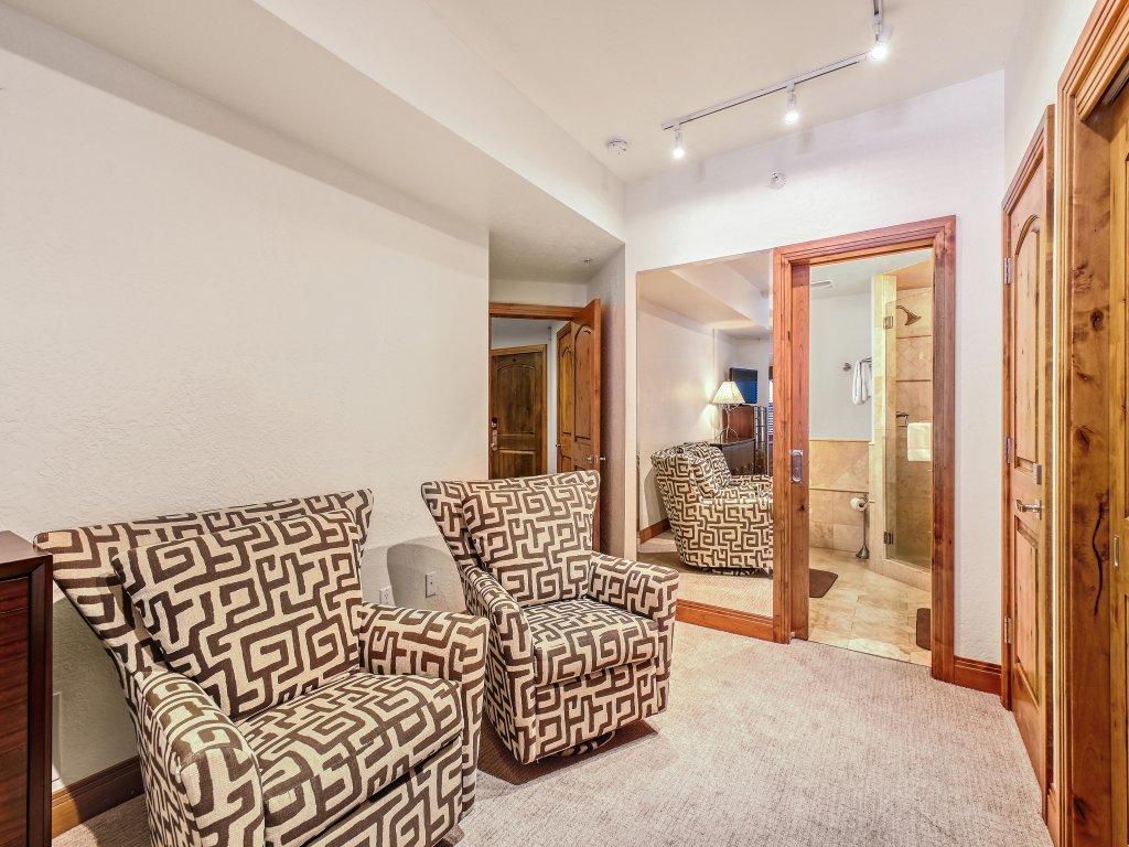 Powder Run 12C 100 yards to lift unbeatable Vacation Rental in Park City - RedAwning