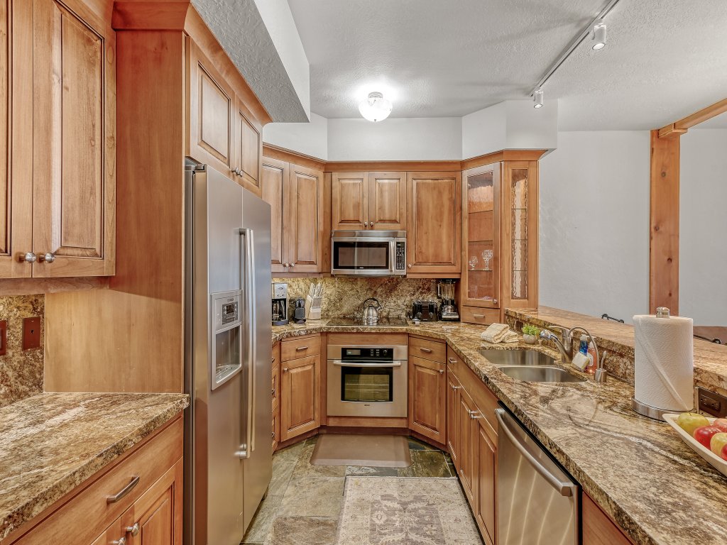 Powder Run 12C 100 yards to lift unbeatable Vacation Rental in Park City - RedAwning