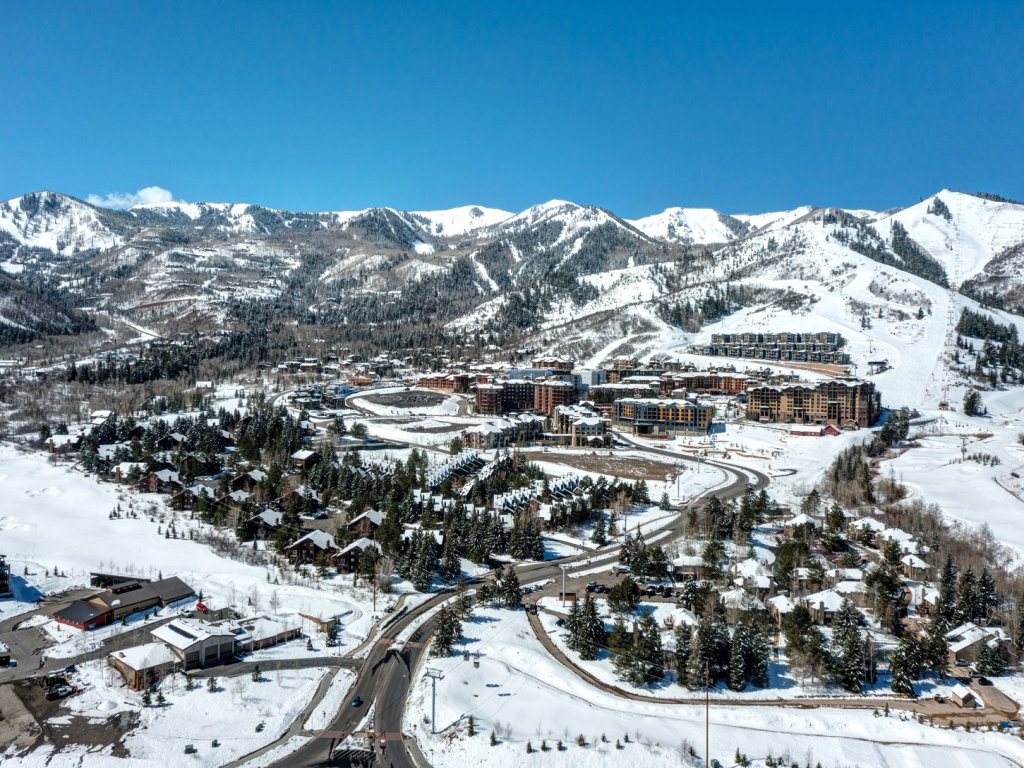 Powder Run 12C 100 yards to lift unbeatable Vacation Rental in Park City - RedAwning