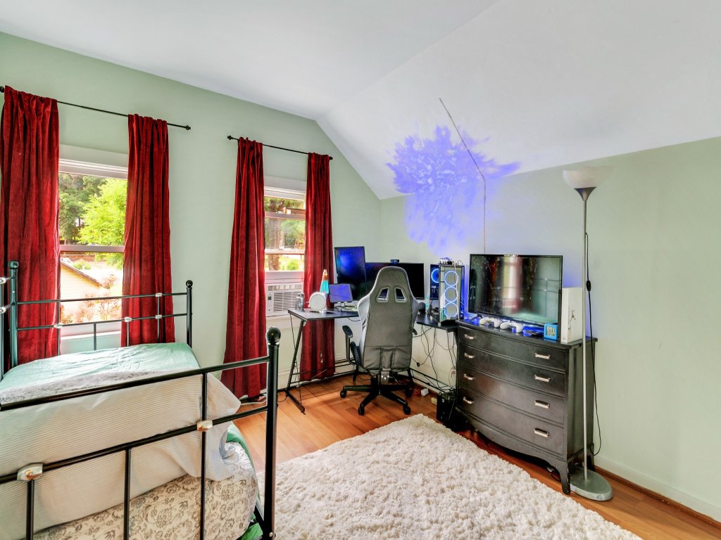Mountain View Victorian with Convenient Location and  Lots of Space to Play Vacation Rental in New York - RedAwning