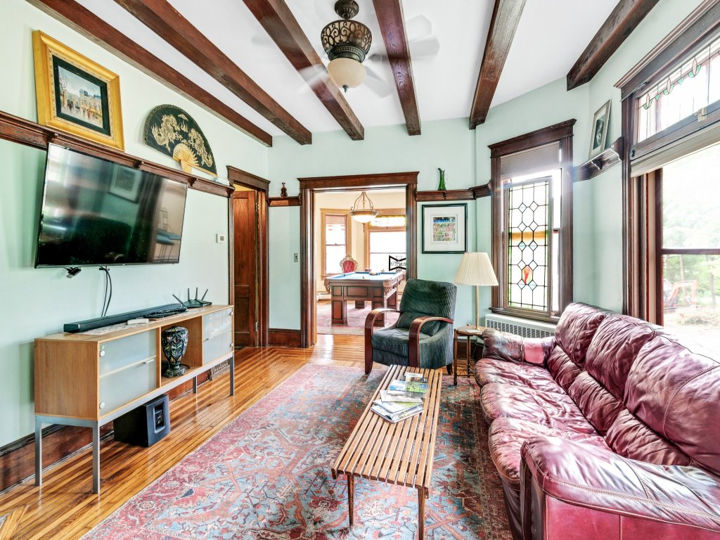 Mountain View Victorian with Convenient Location and  Lots of Space to Play Vacation Rental in New York - RedAwning