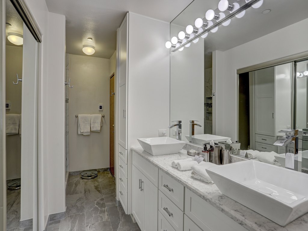 Newly Remodeled Townsend Place 1BR Condo Vacation Rental in Beaver Creek - RedAwning