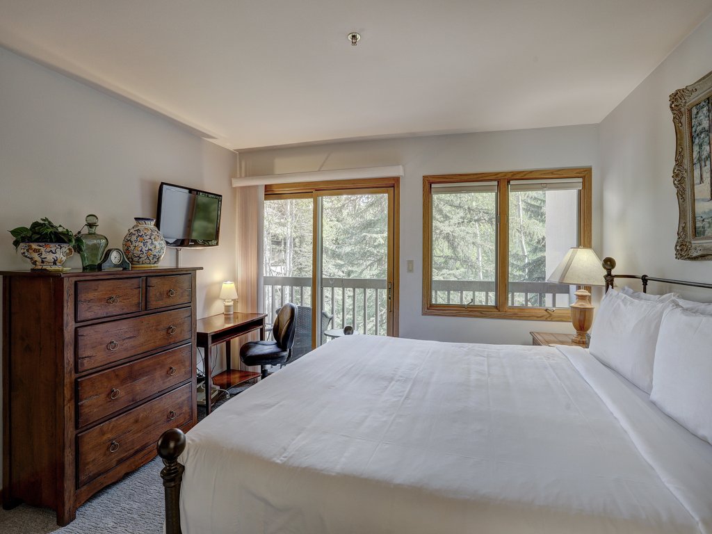 Newly Remodeled Townsend Place 1BR Condo Vacation Rental in Beaver Creek - RedAwning