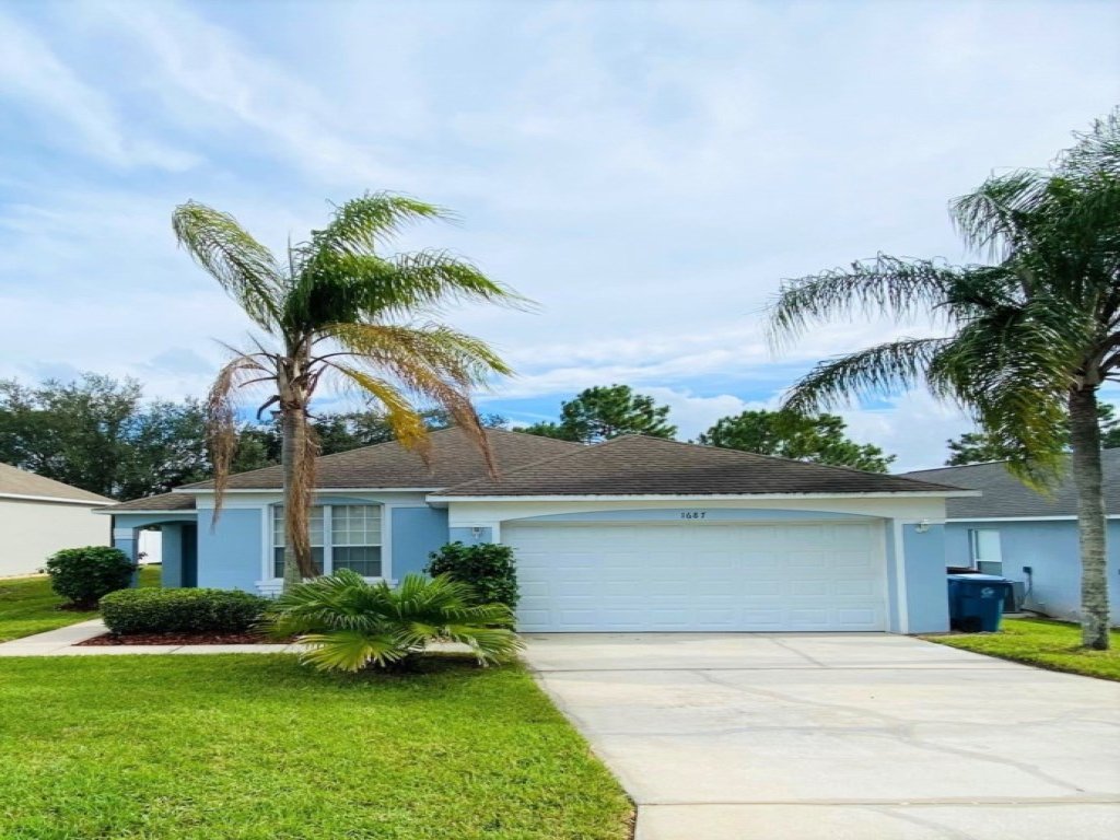 Southern Comfort Home In Southern Dunes Golf! Vacation Rental in Haines City - RedAwning
