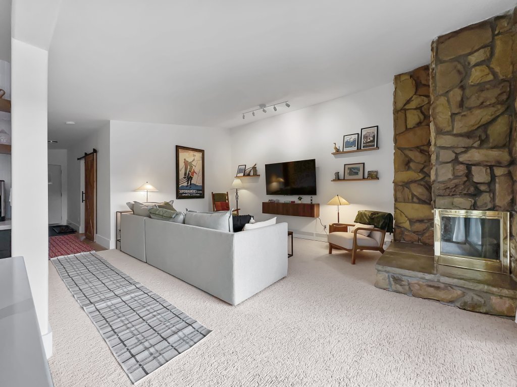 A304 Lake Cliffe Vacation Rental in Dillon - RedAwning