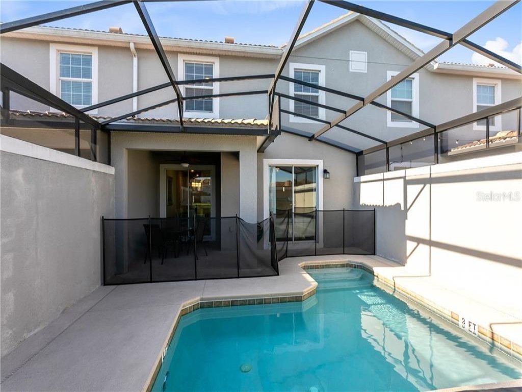 Storey Lake 4 Bedroom Townhome  Vacation Rental in Kissimmee - RedAwning