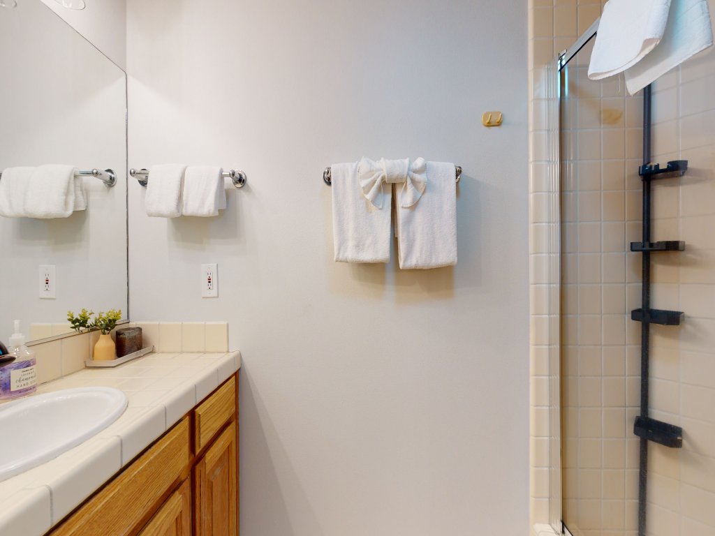 Silver Bear 21 Updated, Light and Bright, Walk to Canyon Lodge and Gondola Vacation Rental in Mammoth Lakes - RedAwning