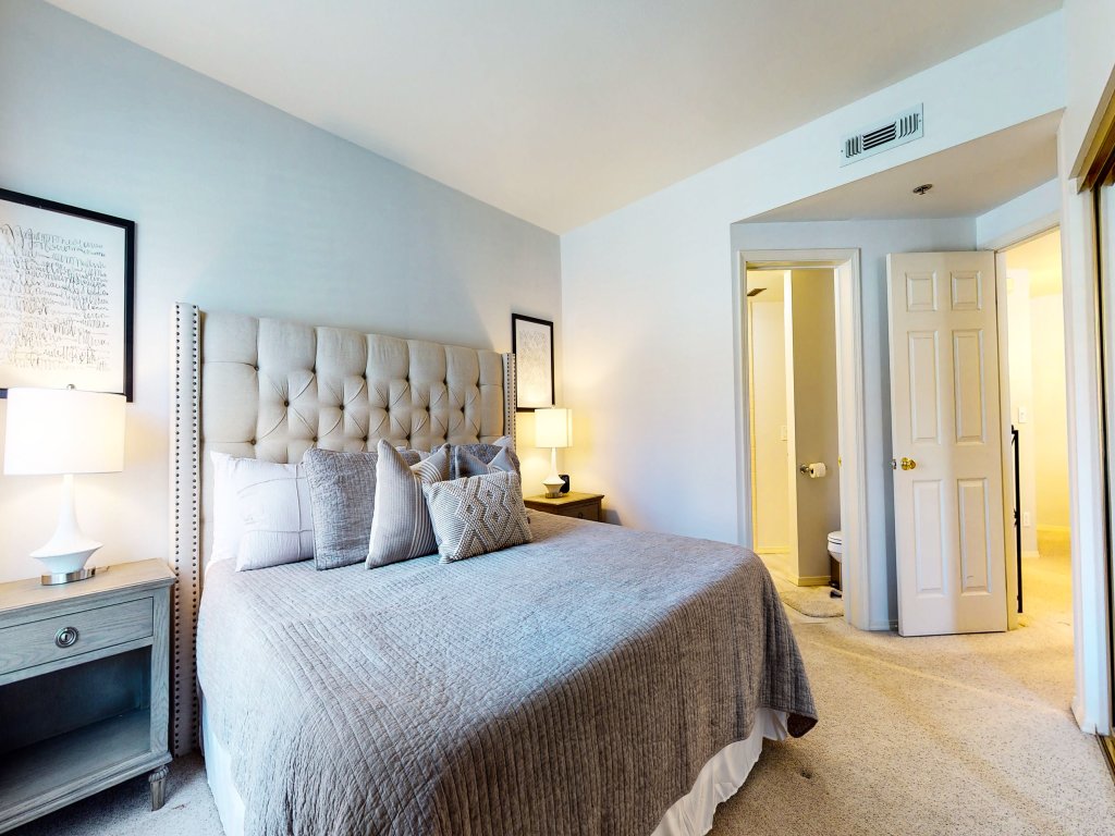 Silver Bear 21 Updated, Light and Bright, Walk to Canyon Lodge and Gondola Vacation Rental in Mammoth Lakes - RedAwning