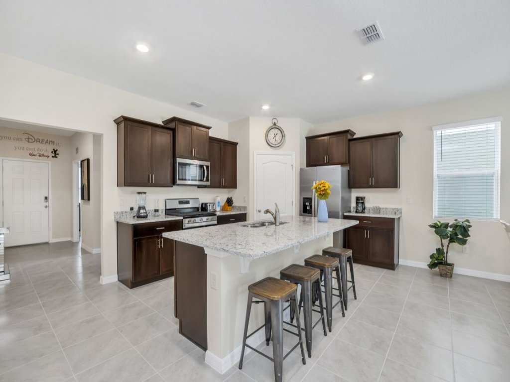 6 Bed 4 Bath Solterra Beautiful Home! Vacation Rental in Davenport - RedAwning