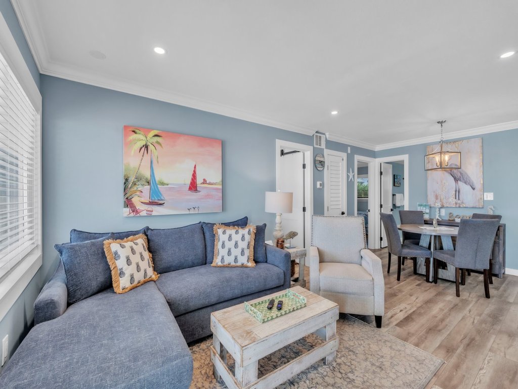 Shell Cove 106 Vacation Rental in Bradenton Beach - RedAwning