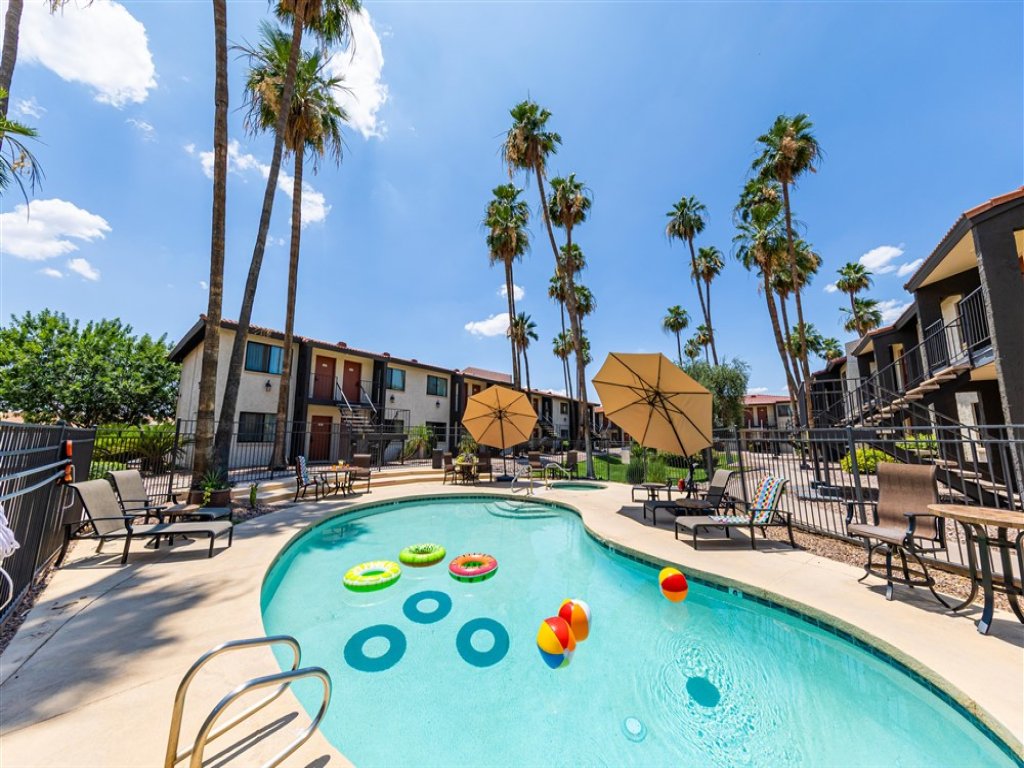 212 Vacation Rental in Scottsdale - RedAwning