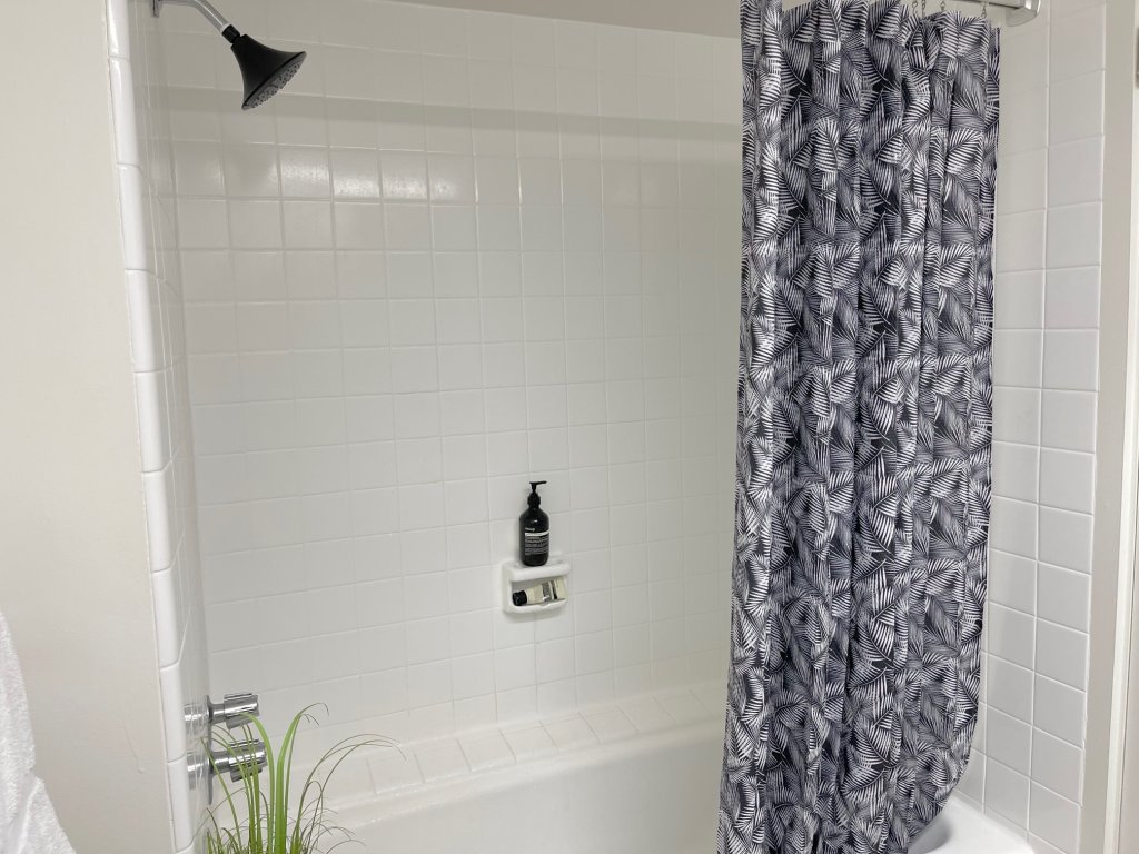 Marvelous Marine Surf Studio Vacation Rental in Honolulu - RedAwning