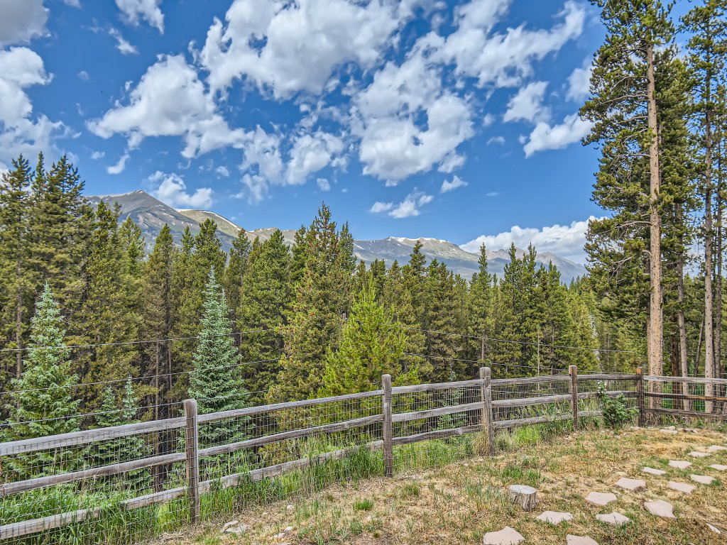 Moose Hill Lodge Vacation Rental in Breckenridge - RedAwning