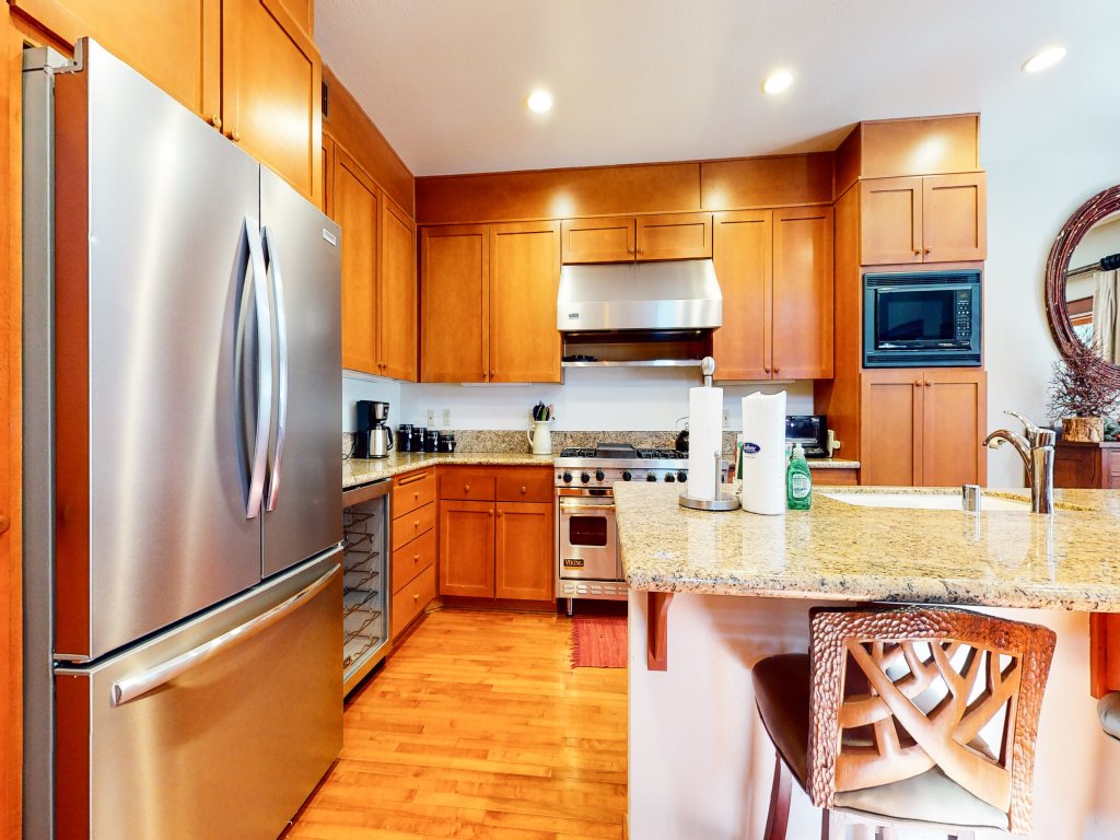 Timbers #10 Vacation Rental in Mammoth Lakes - RedAwning
