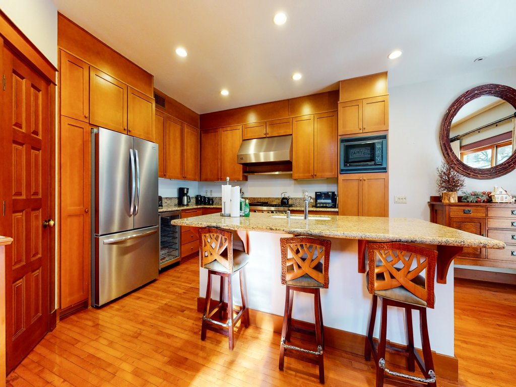 Timbers #10 Vacation Rental in Mammoth Lakes - RedAwning