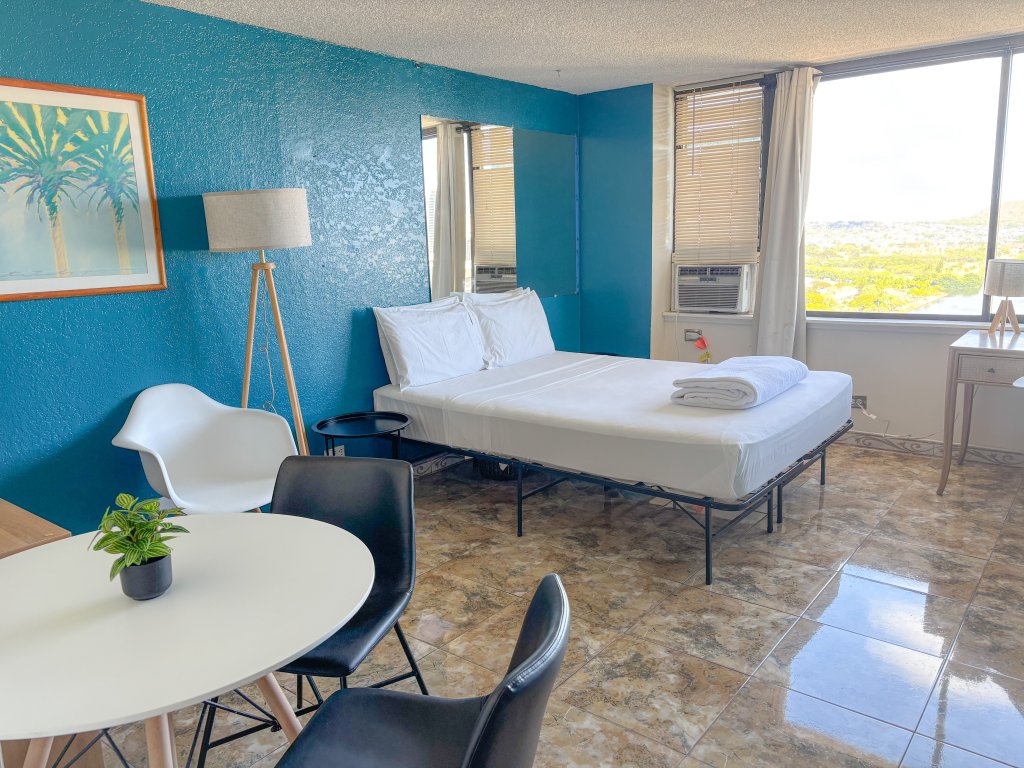 Humble Hawaiian Monarch Studio Vacation Rental in Honolulu - RedAwning
