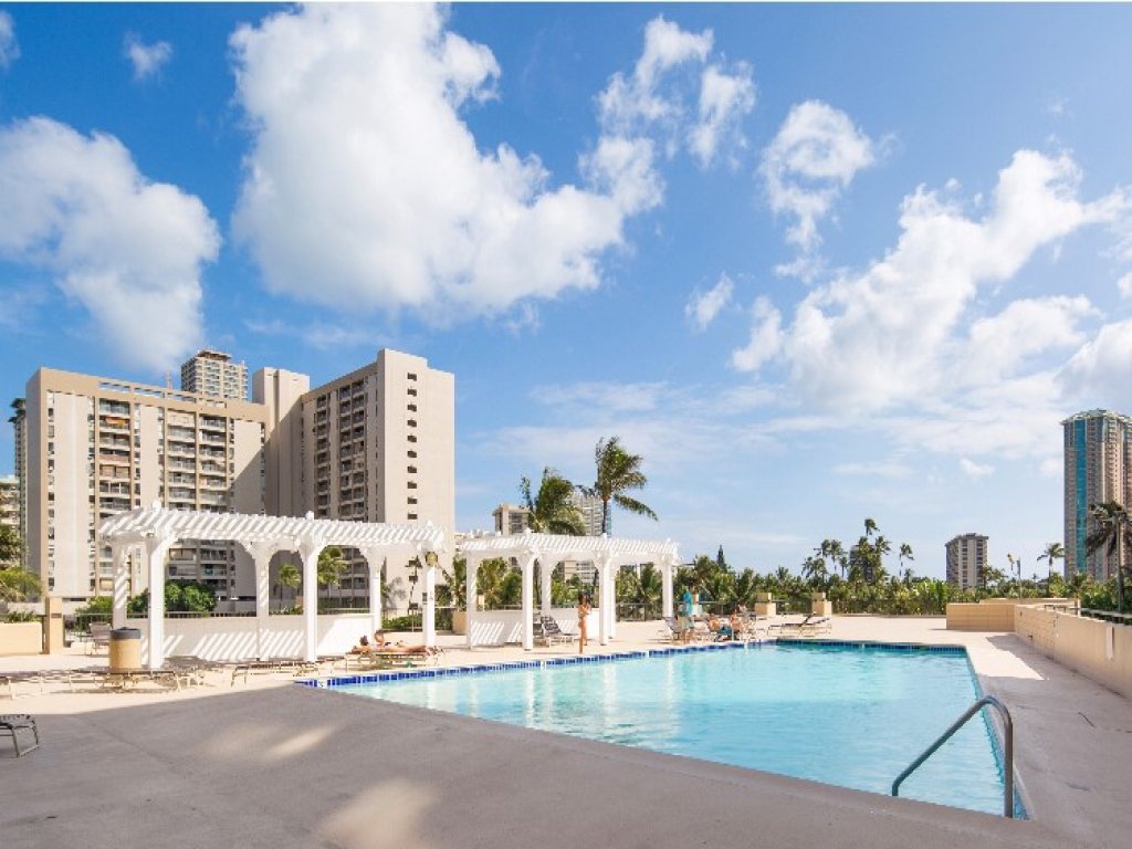 Upbeat Hawaiian Monarch Studio Vacation Rental in Honolulu - RedAwning