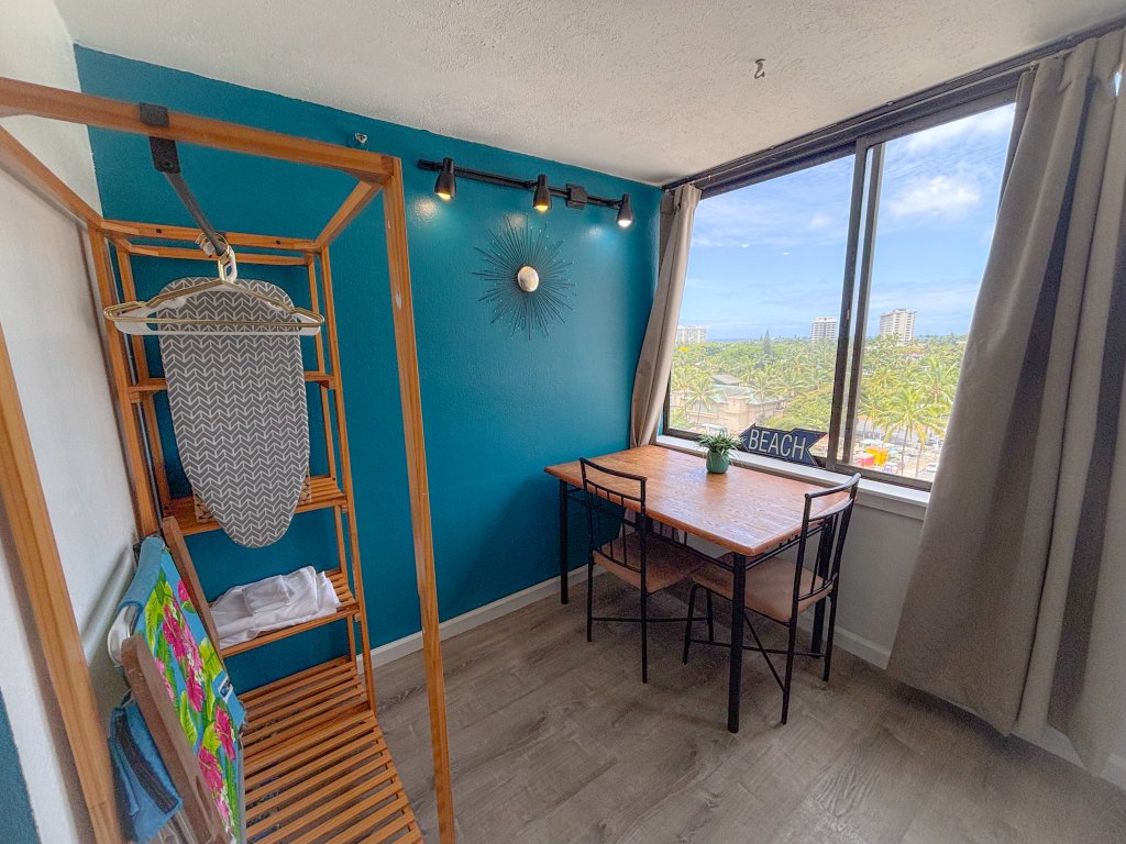 Renovated Beachy Studio at Hawaiian Monarch Vacation Rental in Honolulu - RedAwning