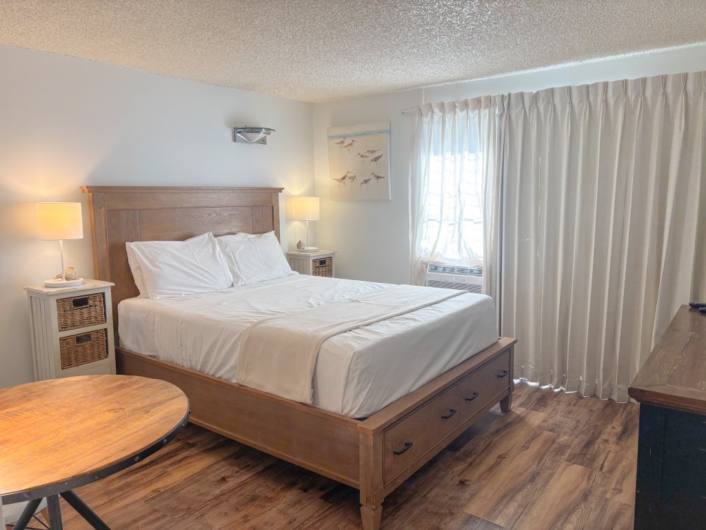 Charming Kuhio Village Studio Vacation Rental in Honolulu - RedAwning
