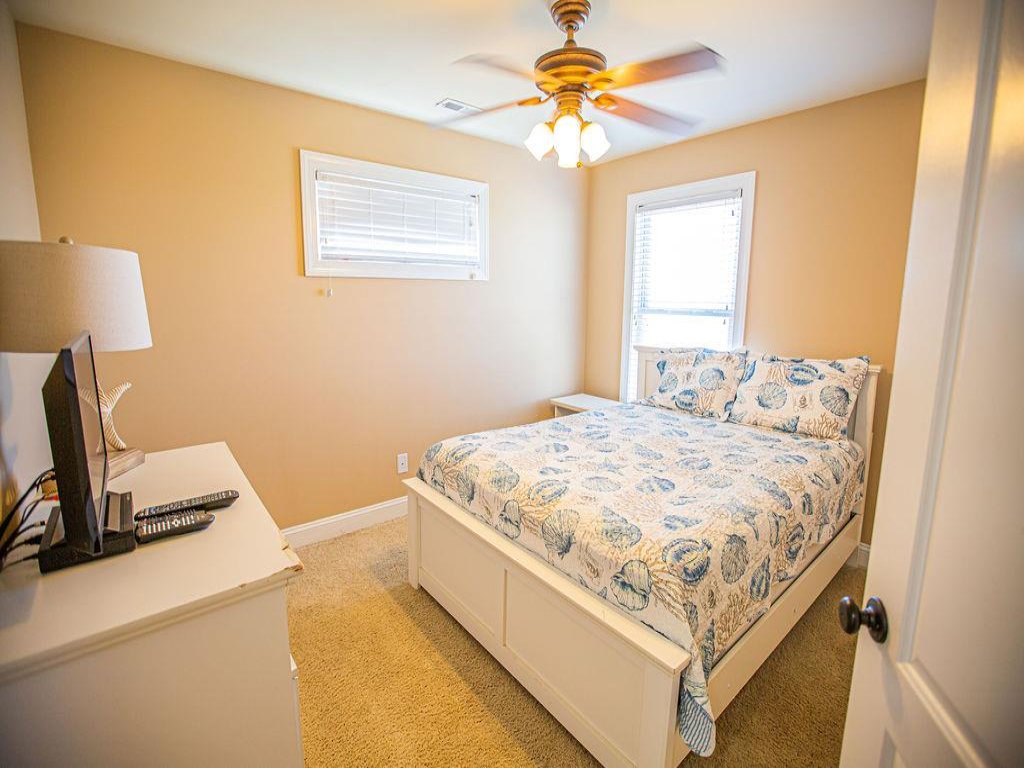 Brice Is Right / 184 Ocean Blvd East Vacation Rental in Holden Beach - RedAwning