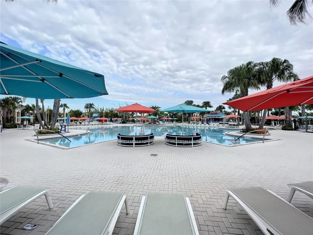 2127LC- Windsor Island Resort Vacation Rental in Davenport - RedAwning