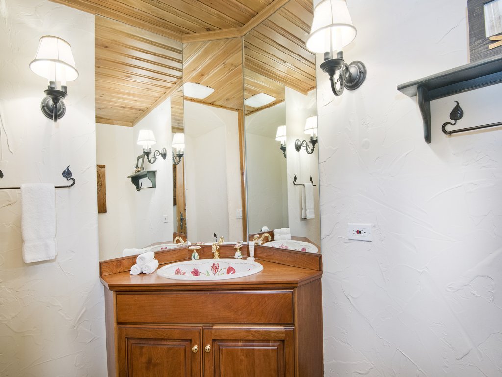 349 Holden Rd. Vacation Rental in Beaver Creek - RedAwning
