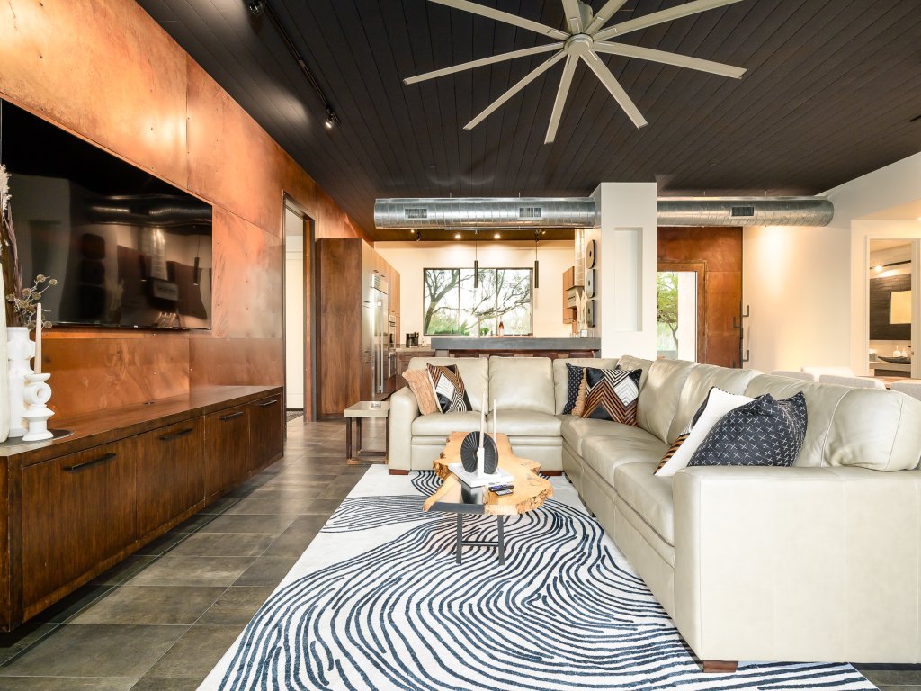 Lone Mountain Vacation Rental in Cave Creek - RedAwning