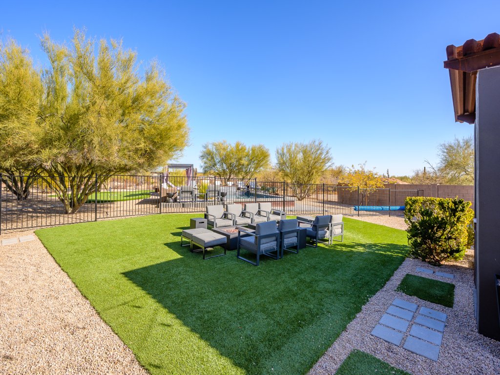 Lone Mountain Vacation Rental in Cave Creek - RedAwning