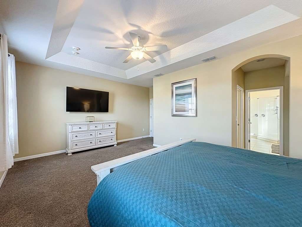 Veranda Home, 8br, 6 en-suites, Lake View,POOL/SPA Vacation Rental in Kissimmee - RedAwning