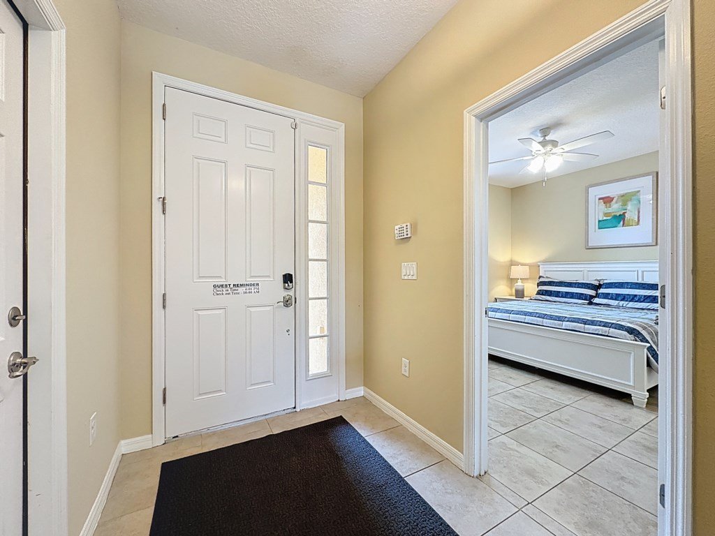 Veranda Home, 8br, 6 en-suites, Lake View,POOL/SPA Vacation Rental in Kissimmee - RedAwning