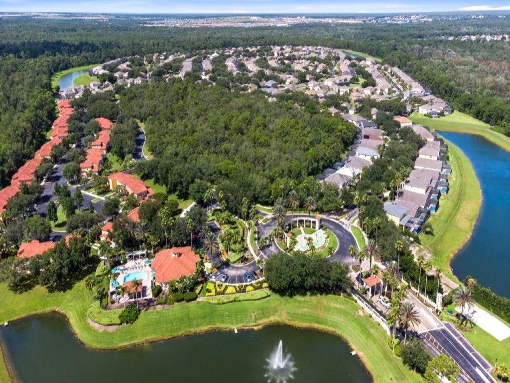 Disney Area 4 bed/ 3.5 Bathroom Emerald Island Vacation Rental in Kissimmee - RedAwning