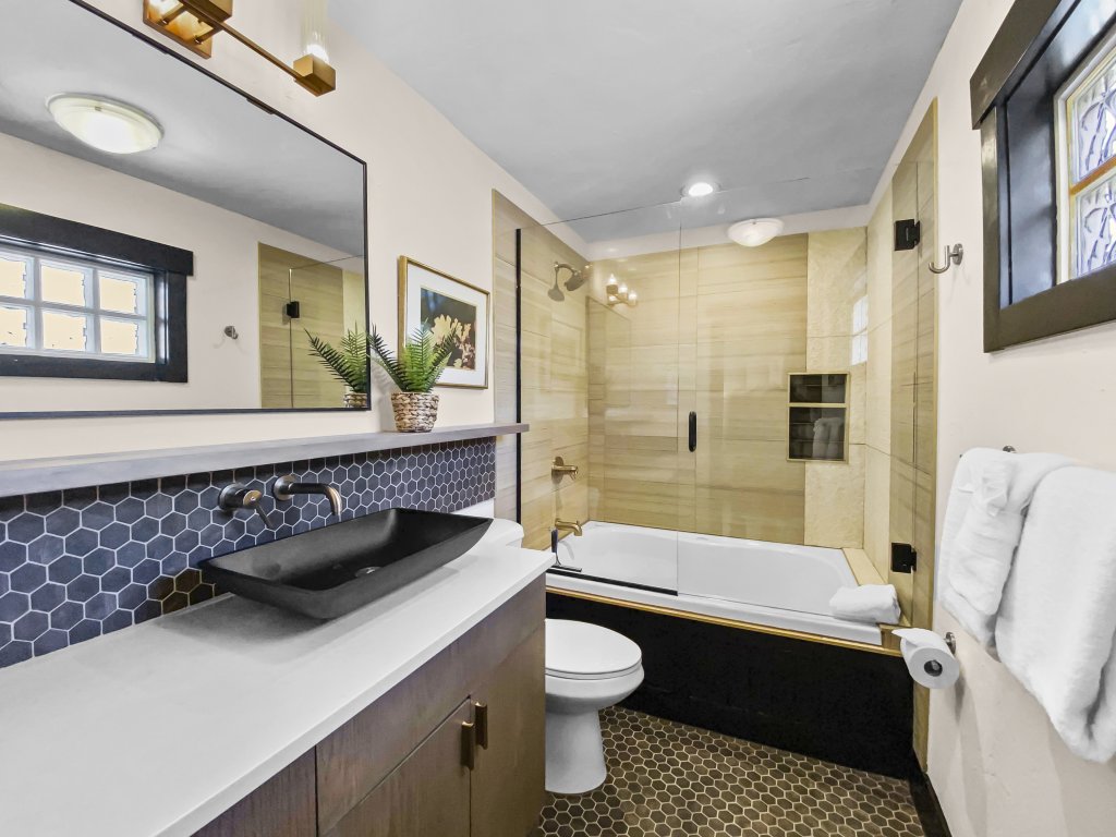 High Street Hideaway Vacation Rental in Breckenridge - RedAwning