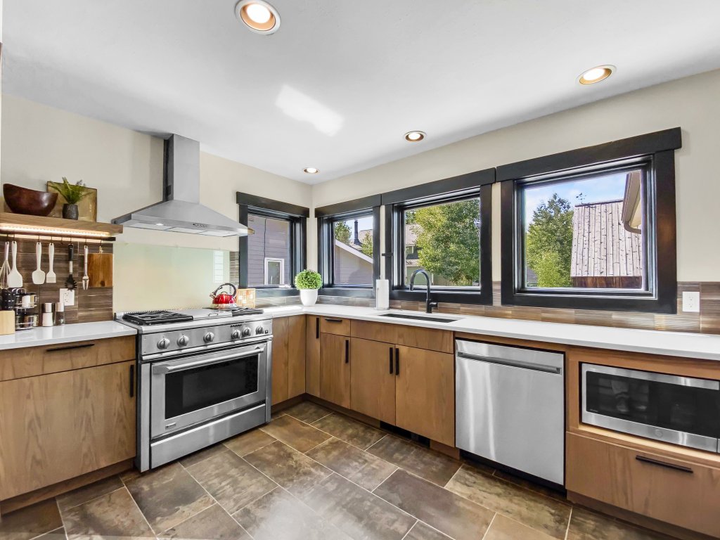 High Street Hideaway Vacation Rental in Breckenridge - RedAwning