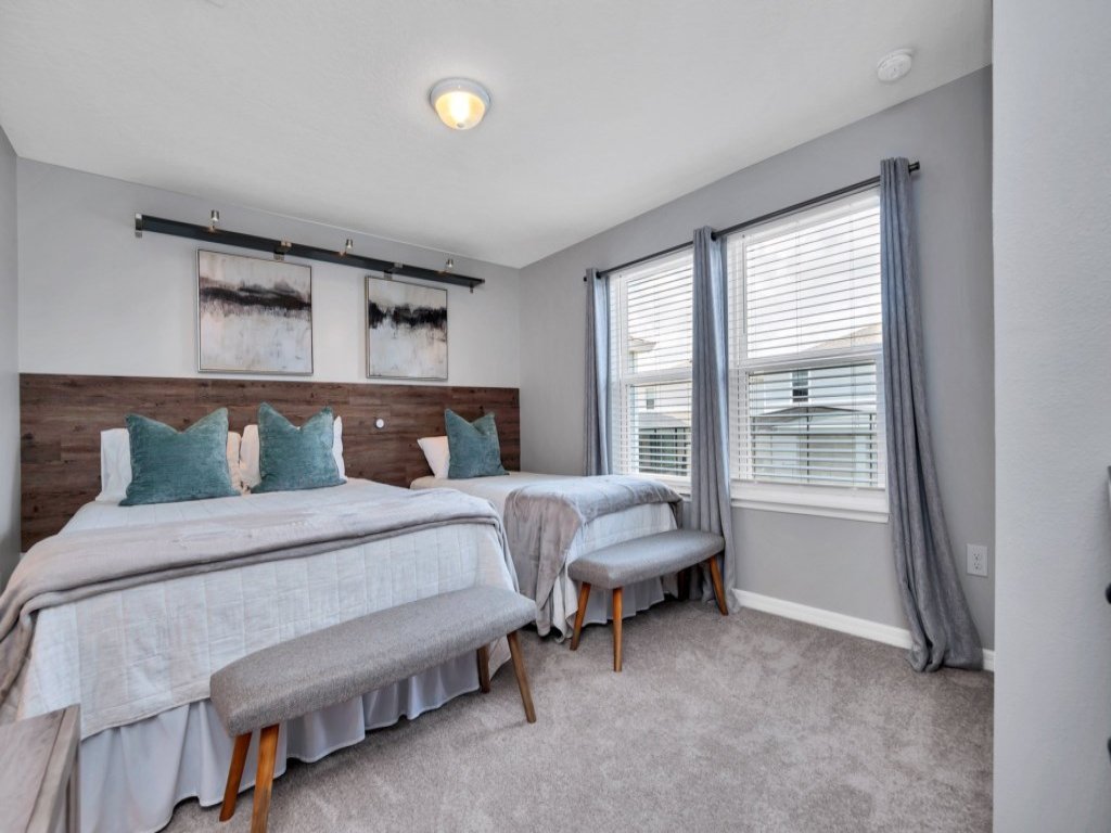 Space For All! 5 Bed in Windsor Island Pool Home! Vacation Rental in Davenport - RedAwning
