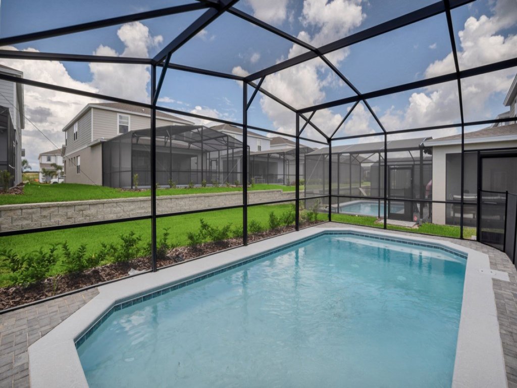 Space For All! 5 Bed in Windsor Island Pool Home! Vacation Rental in Davenport - RedAwning