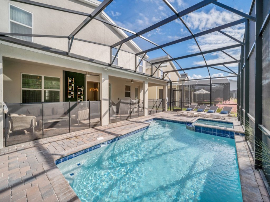 Home Movie Theater Room, Pool Spa Gameroom Vacation Rental in Kissimmee - RedAwning