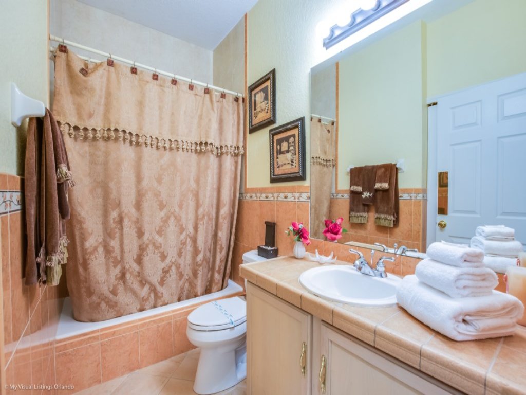 "Southern Charm" 4 Bed & 2 bath Private Pool Home Vacation Rental in Davenport - RedAwning