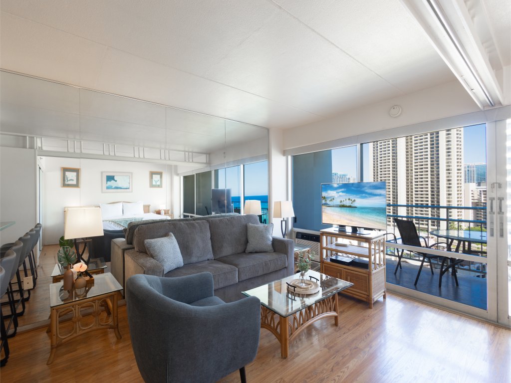 Ilikai Tower 1538 Vacation Rental in Honolulu - RedAwning
